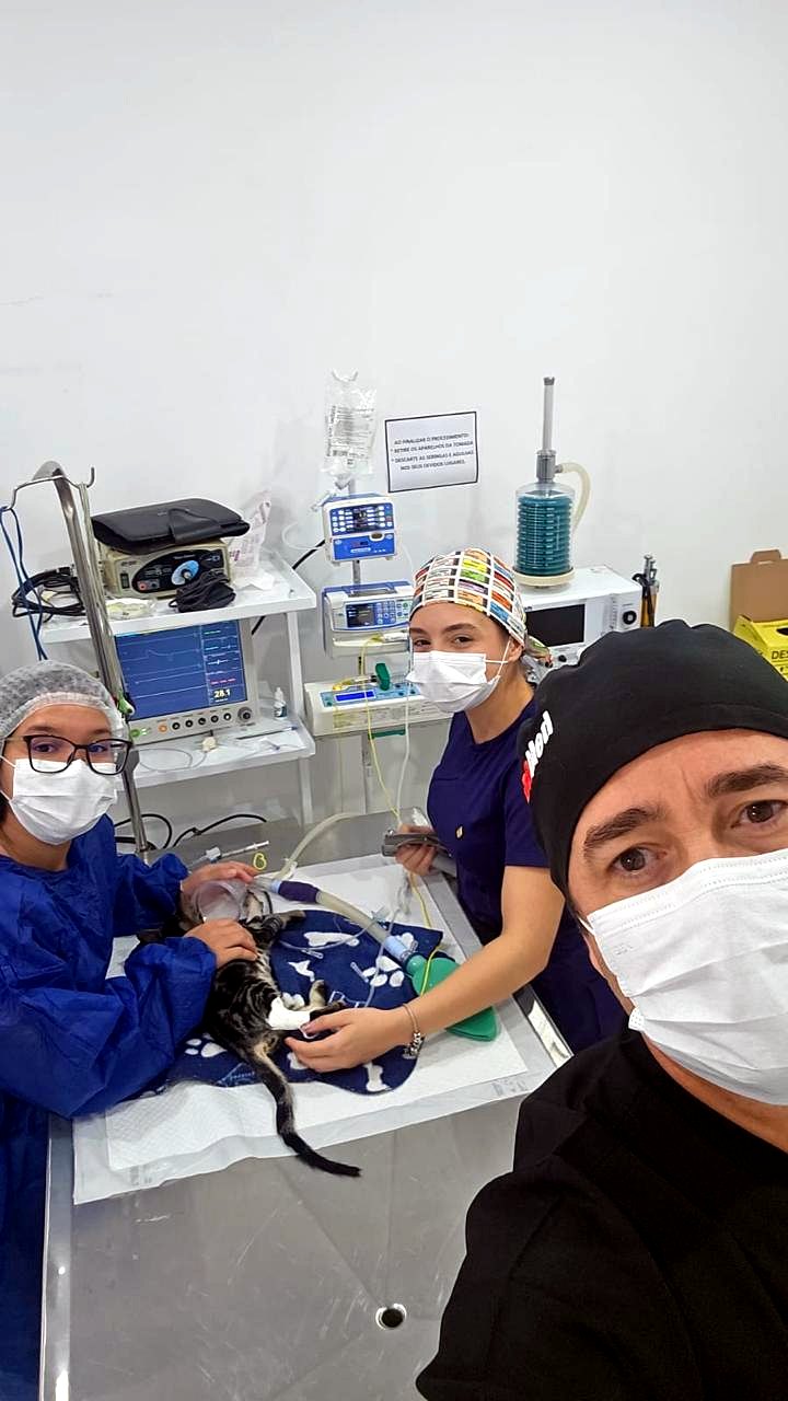 Equipe no centro cirúrgico